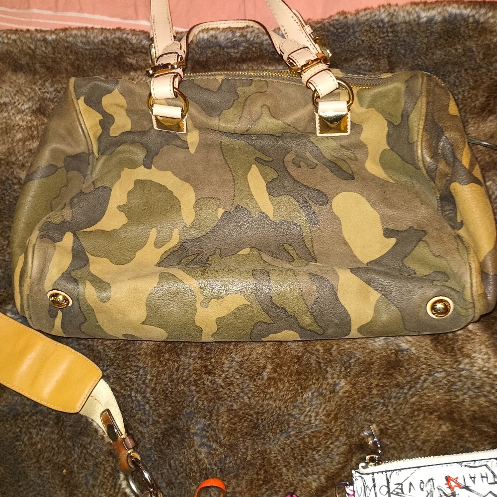 Michael kors camo purse
